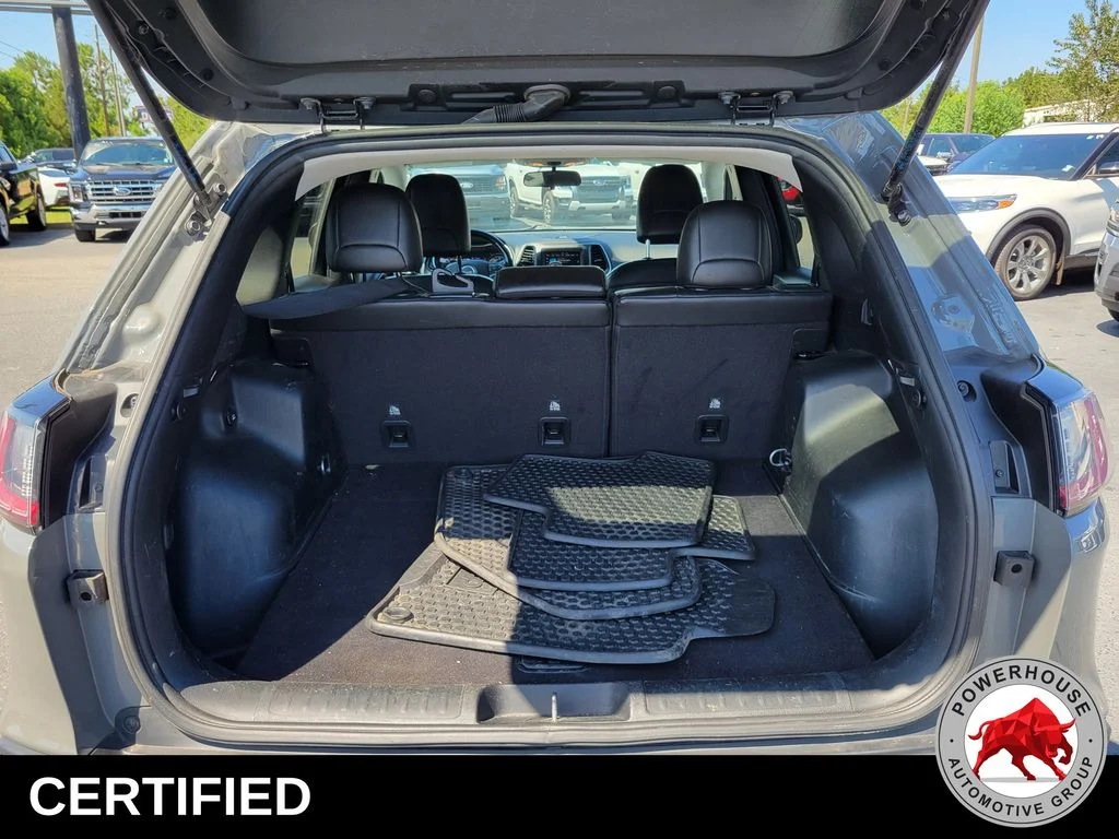 Used 2020 Gray Jeep Latitude Plus image 14