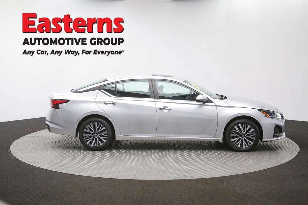Used 2023 Silver Nissan 2.5 SV image 48