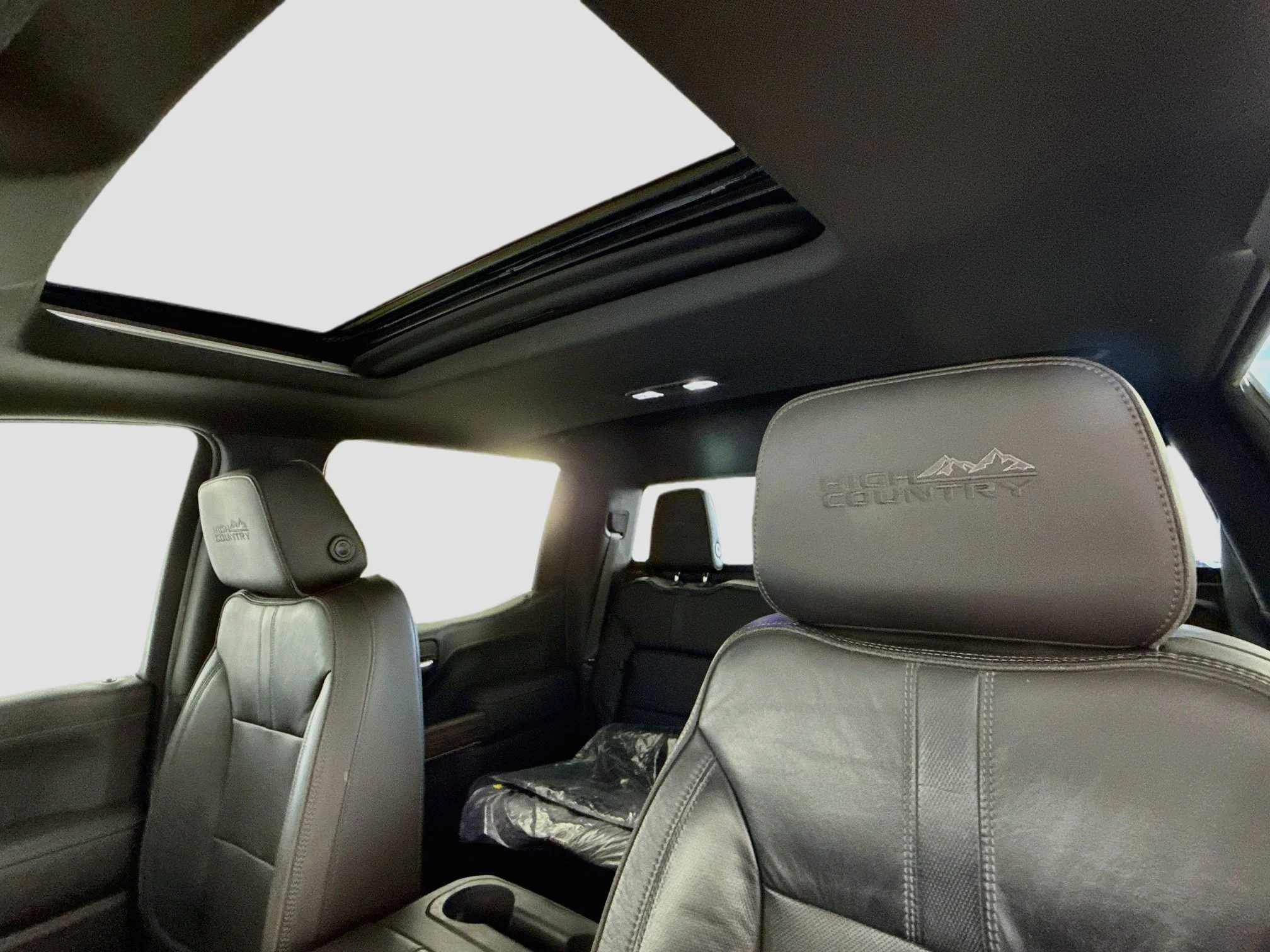 Used 2019 HAVANA BROWN METALLIC Chevrolet High Country image 24