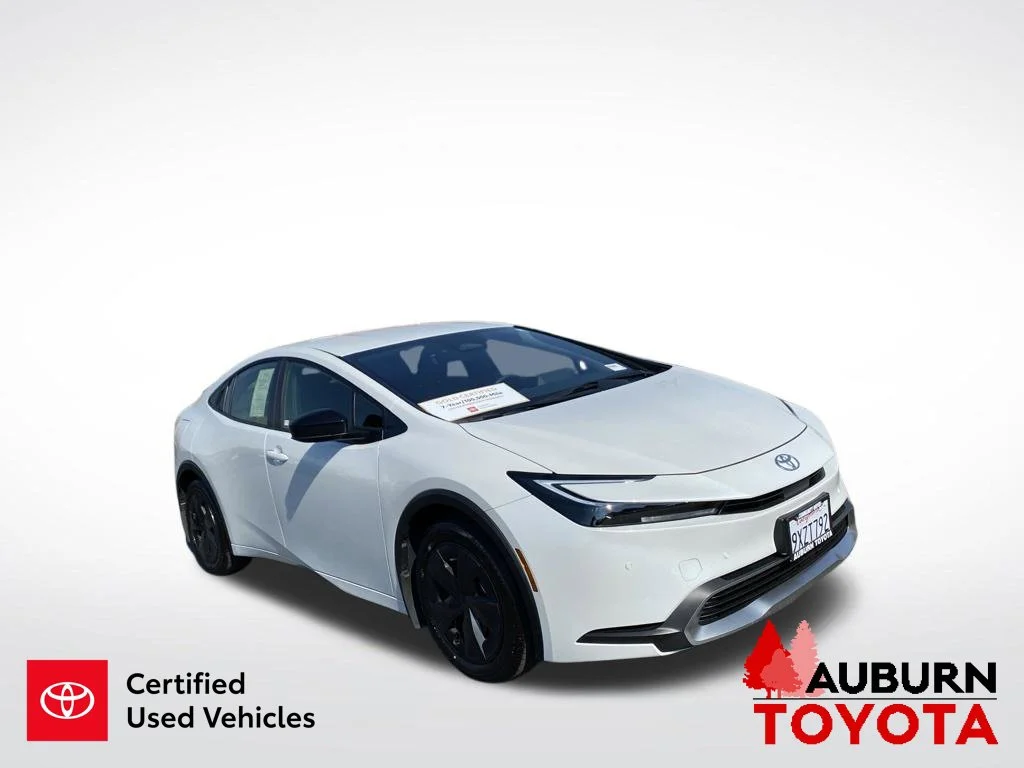 Certified Used 2026 Wind Chill Pearl Toyota SE image 4