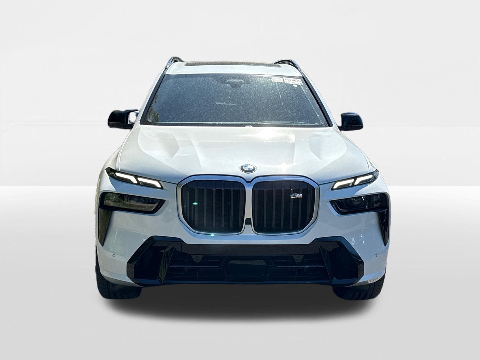 Used 2026 WHITE BMW M60i image 3