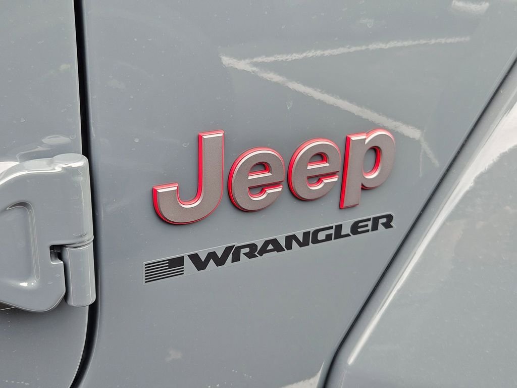 New 2026 Anvil Clear-Coat Exterior Paint Jeep Rubicon image 26