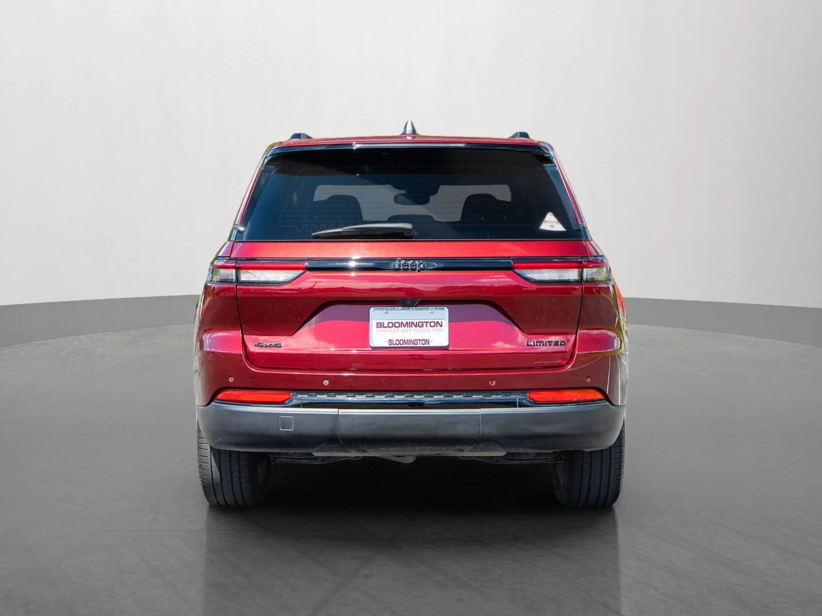 Used 2023 Velvet Red Pearlcoat Jeep Limited image 6