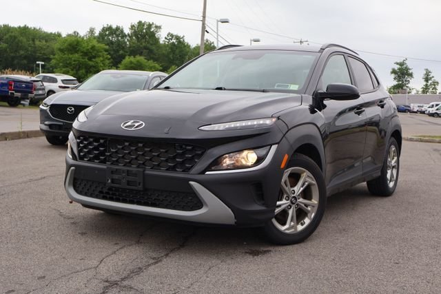 Used 2023 Black Hyundai SEL image 2