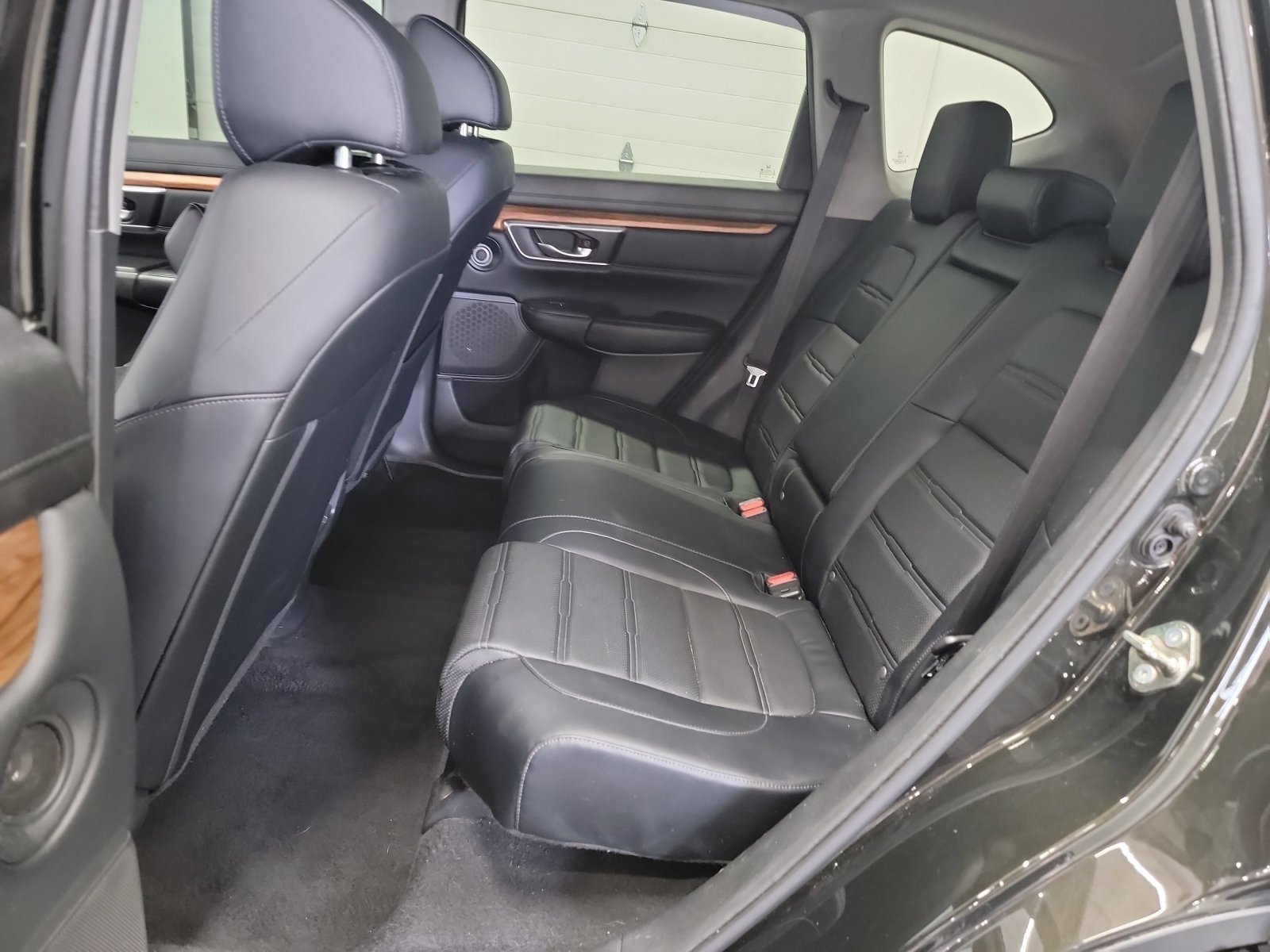 Used 2017 Crystal Black Pearl Honda Touring image 27