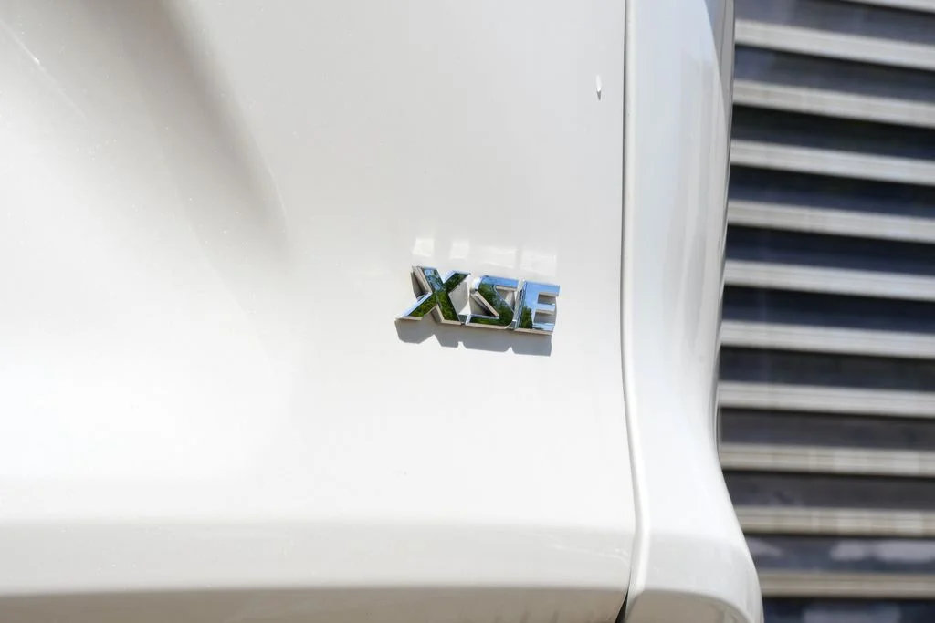 2021 Toyota RAV4 XSE - Photo 17
