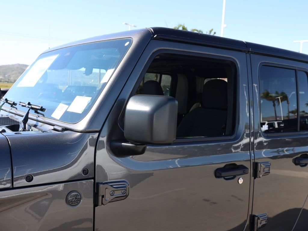 New 2026 Granite Crystal Metallic Clear-Coat Exterior Paint Jeep Sport S image 11