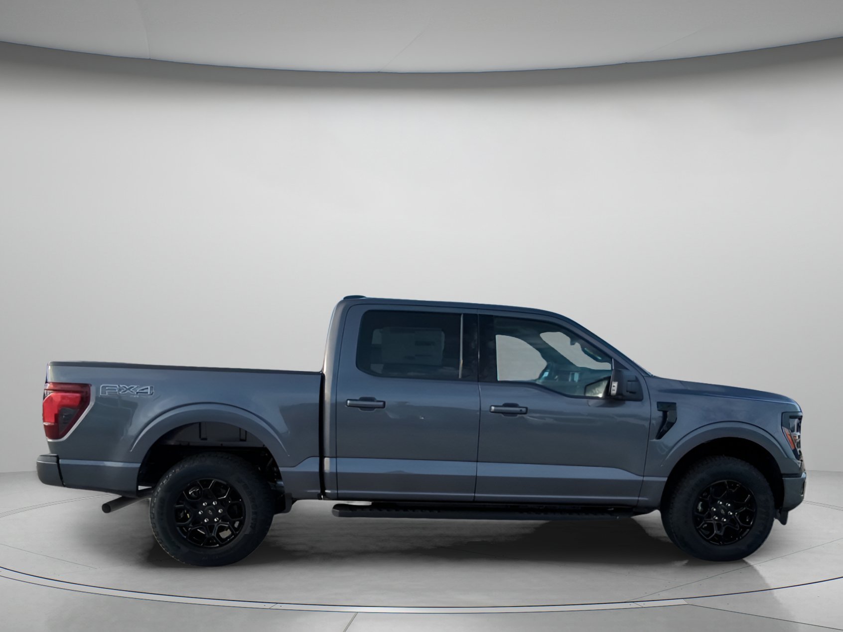 New 2026 Carbonized Gray Metallic Ford XLT image 28