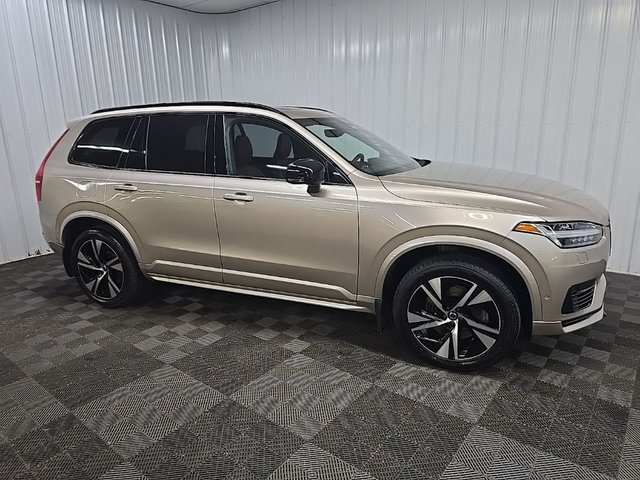 2023 Volvo XC90 Recharge Plug-In Hybrid T8 Plus Dark Theme 7 Passenger