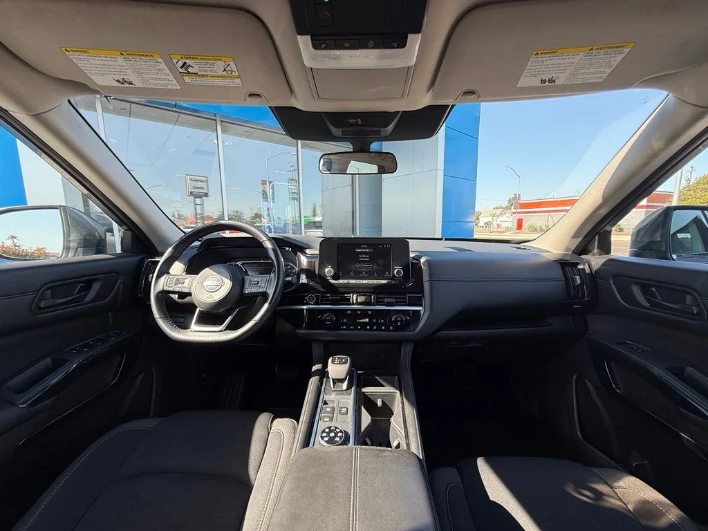 Used 2024 Gray Nissan SV image 17
