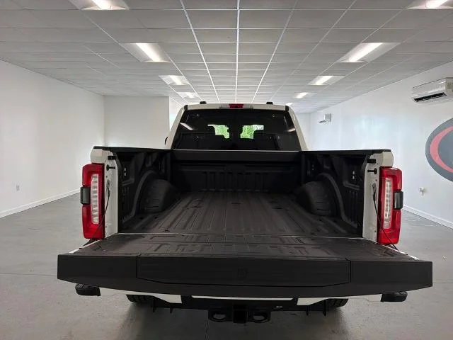 New 2026 Star White Metallic Tri-Coat Ford F-250® Lariat® image 28