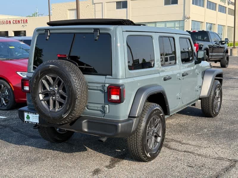 Used 2024 Anvil Clear Coat Jeep Sport S image 3