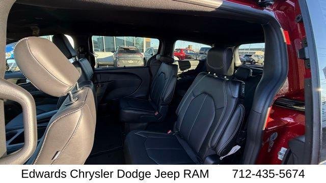 2026 Chrysler Pacifica Select - Photo 33