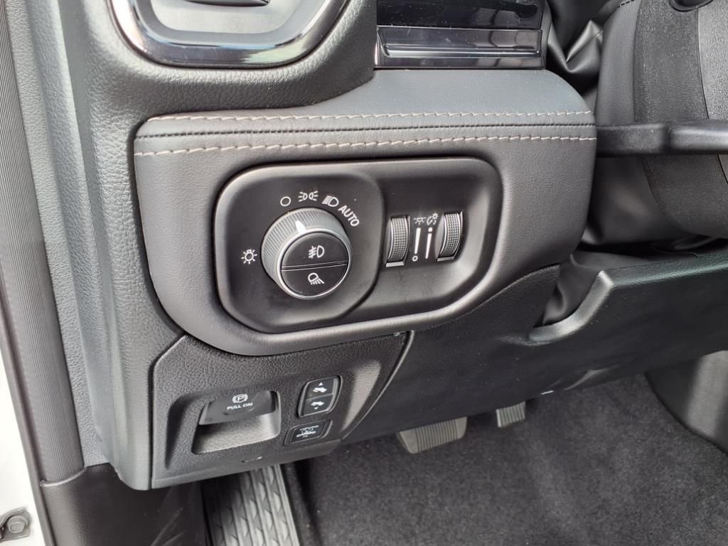 2026 RAM 1500 Limited - Photo 9