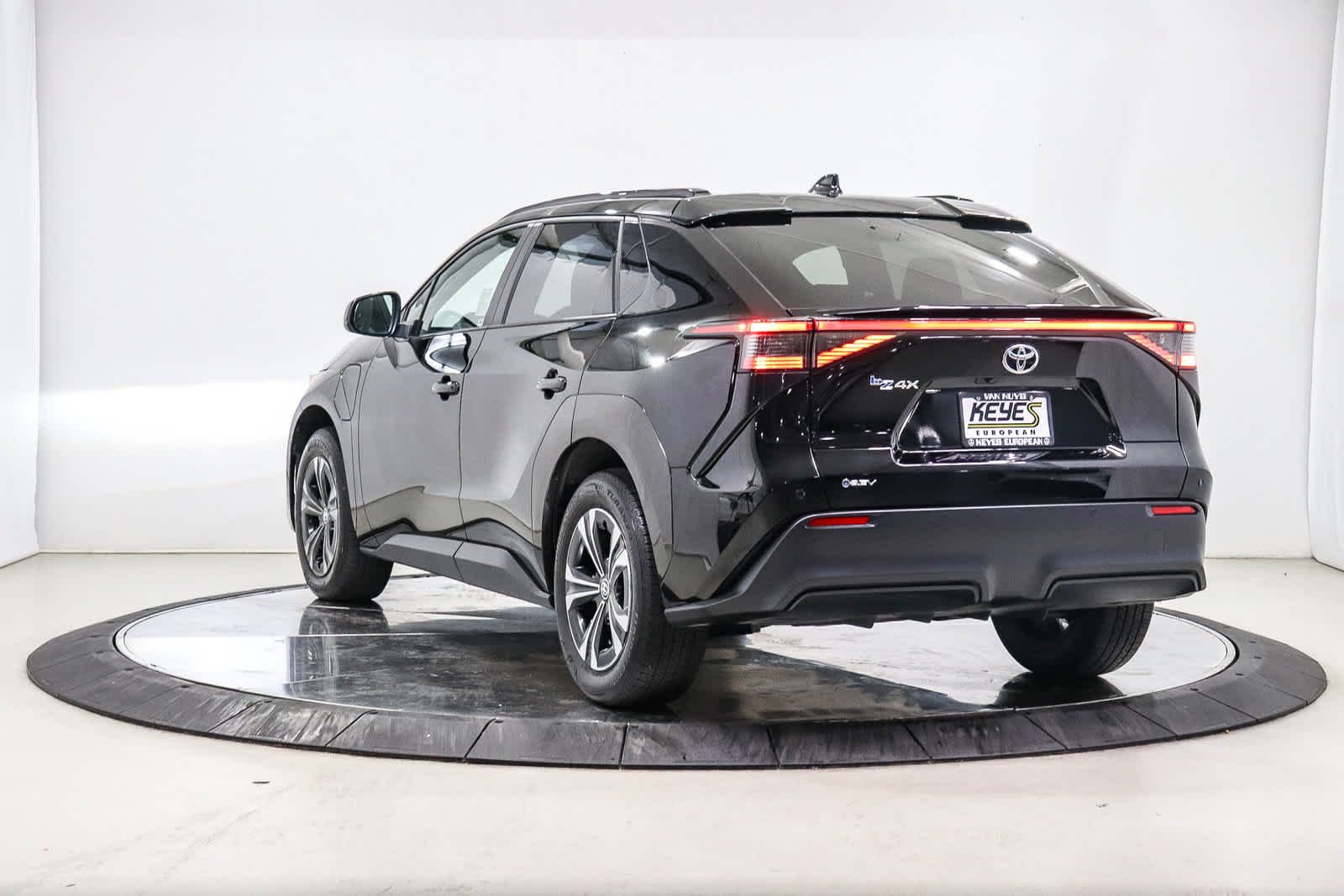 Used 2024 Black Toyota XLE image 2