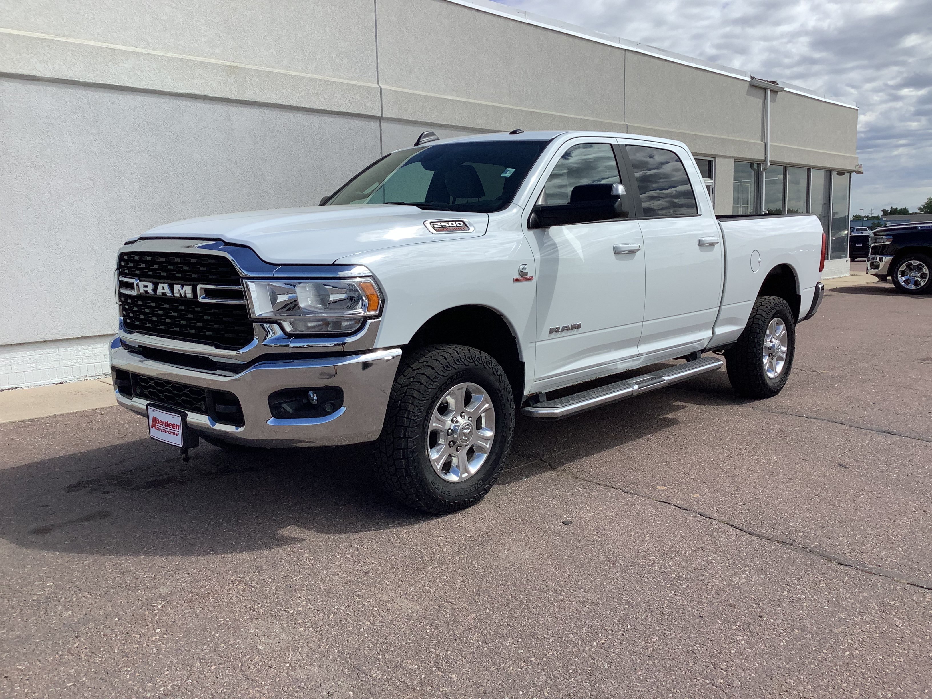 Used 2022 White Ram Big Horn image 2