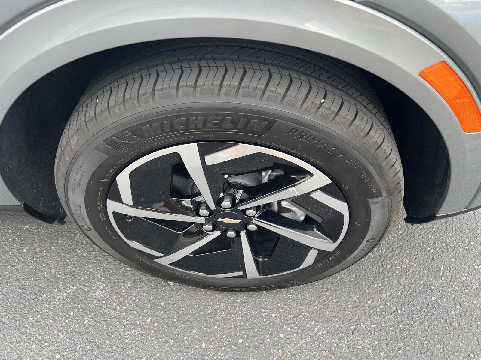 2025 Chevrolet Equinox EV LT - Photo 11