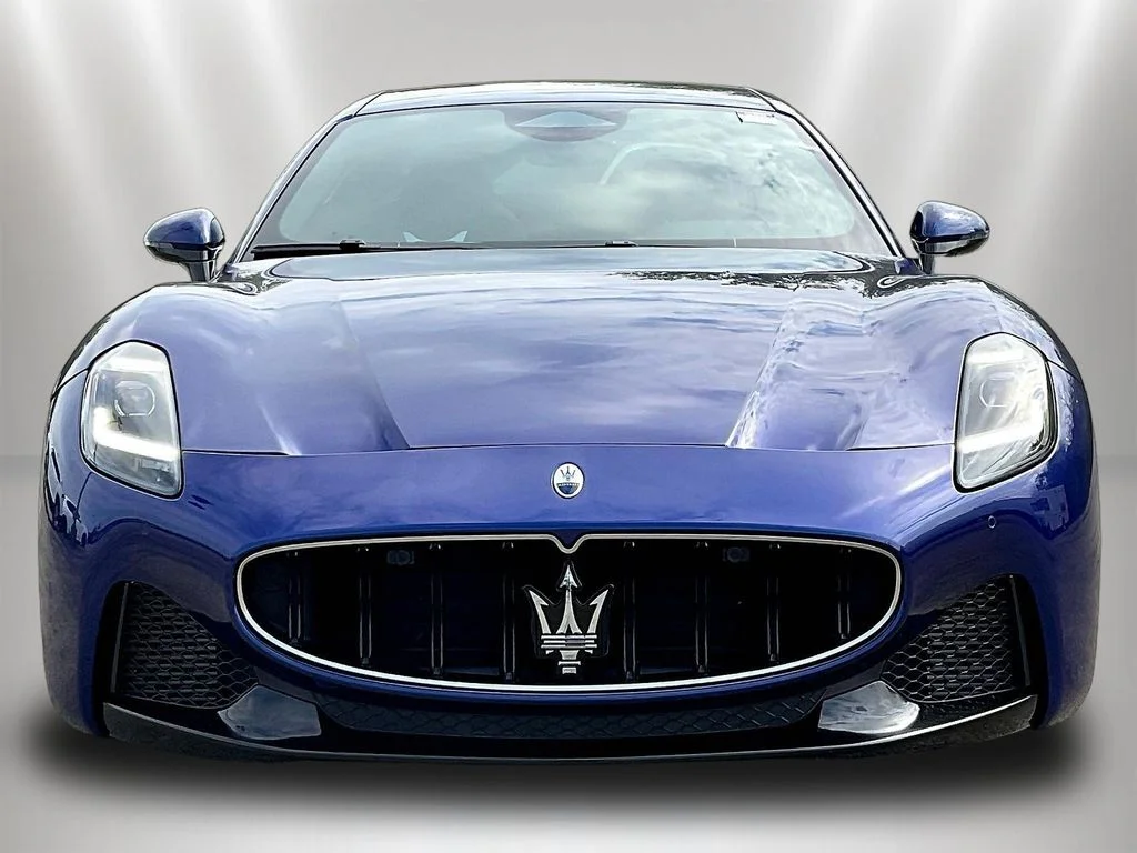 Used 2024 Blue Maserati Modena image 2