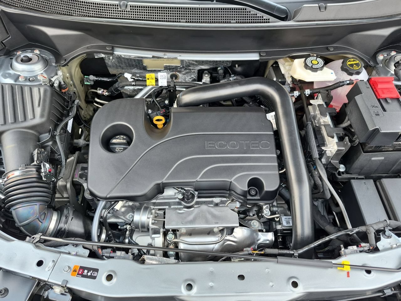 2027 Chevrolet Equinox LT - Photo 29