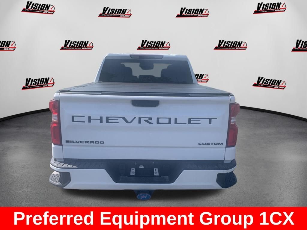 Used 2021 White Chevrolet Custom image 4
