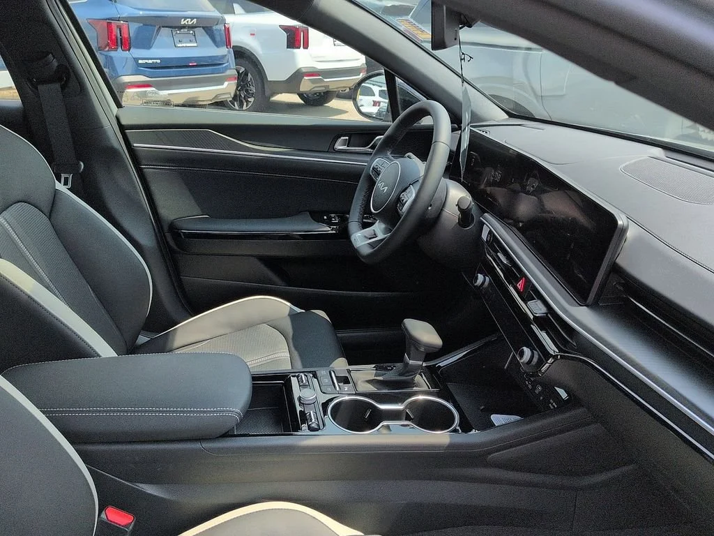 2026 Kia K5 GT-Line - Photo 7
