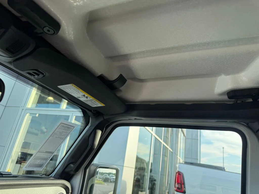 New 2026 Bright White Clear-Coat Exterior Paint Jeep Sport image 19