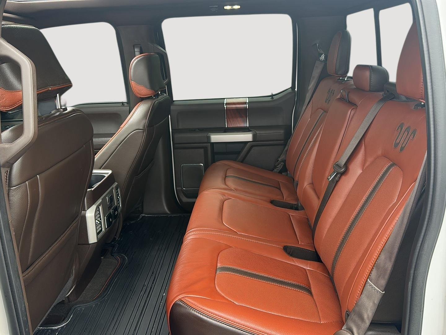 Used 2019 White Platinum Metallic Tri-Coat/Stone Gray Ford King Ranch image 11