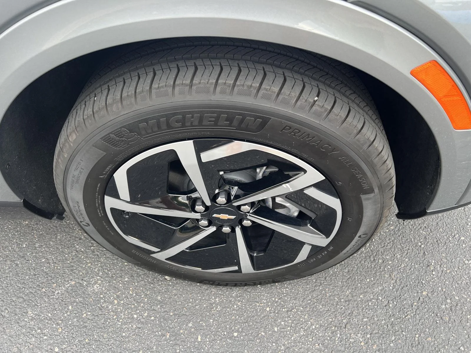 2025 Chevrolet Equinox EV LT - Photo 11