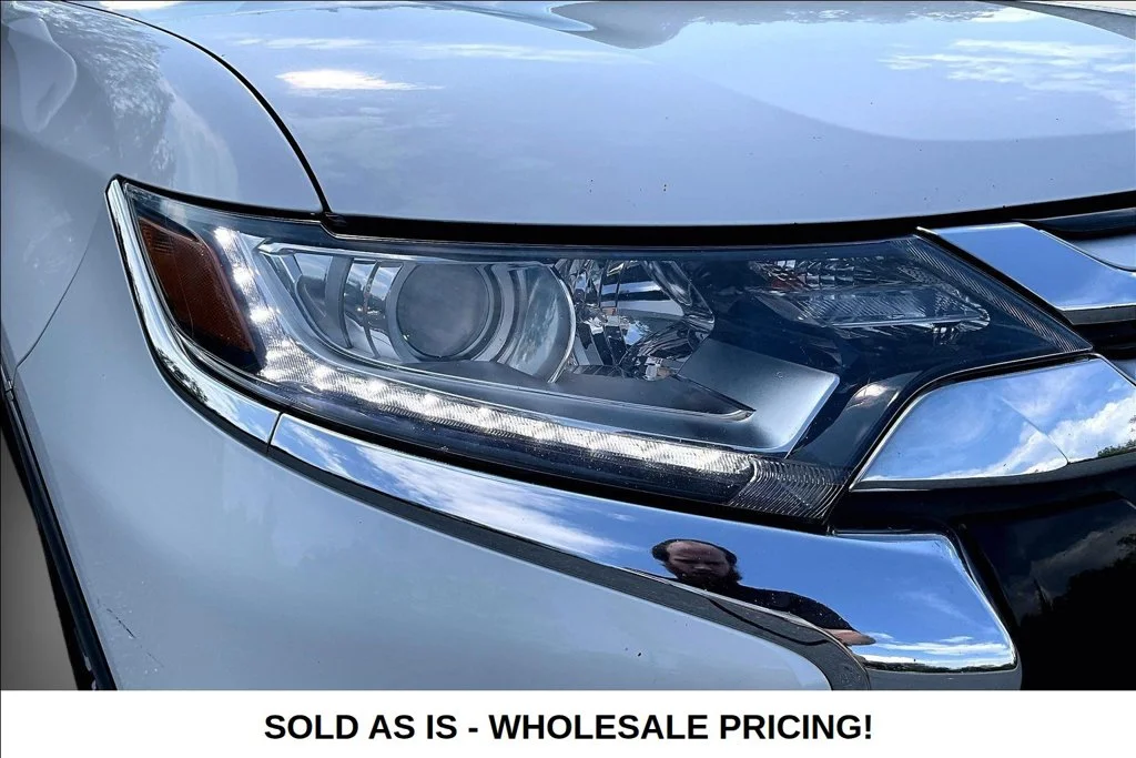 Used 2017  Mitsubishi  image 34