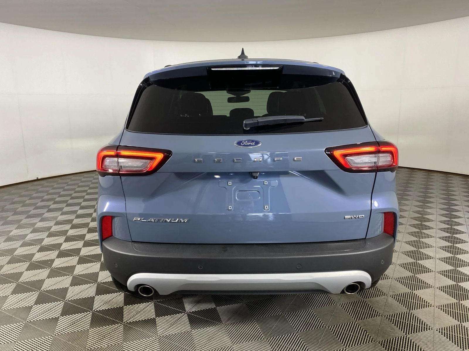 Used 2023 Vapor Blue Ford Platinum image 9