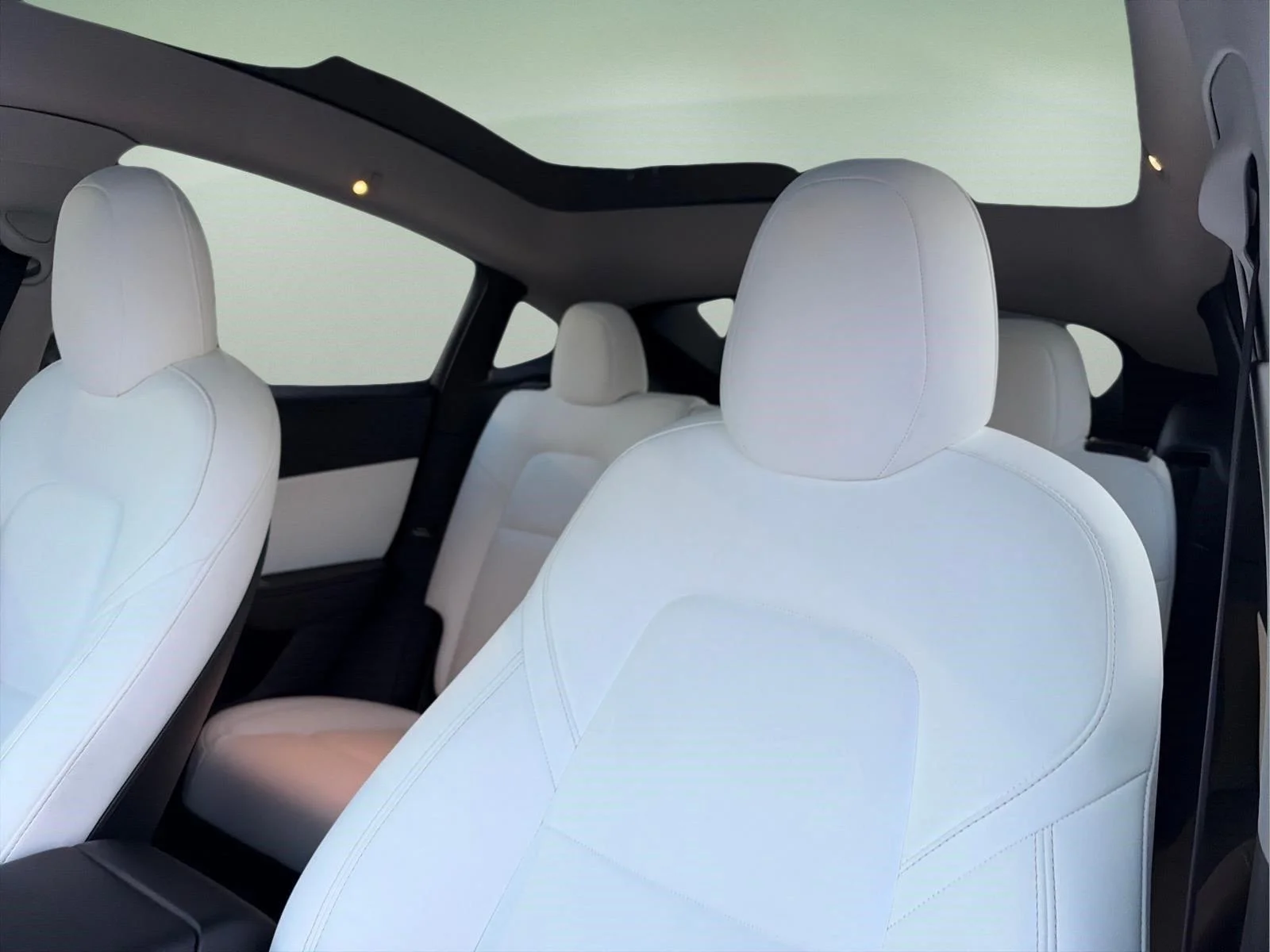 Used 2020  Tesla Long Range image 28