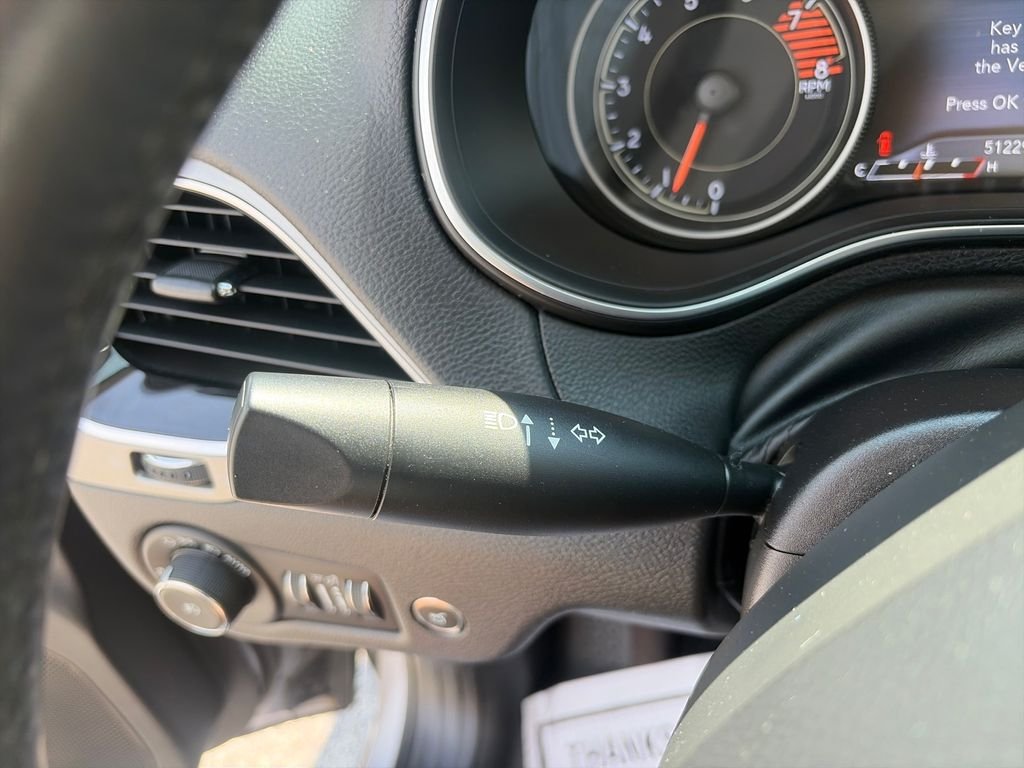 Used 2019 Silver Jeep Limited image 31