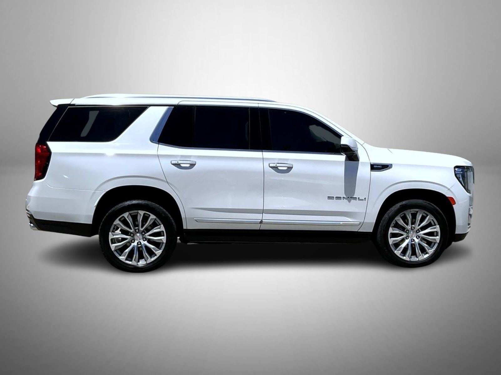 Used 2022 White GMC Denali image 4