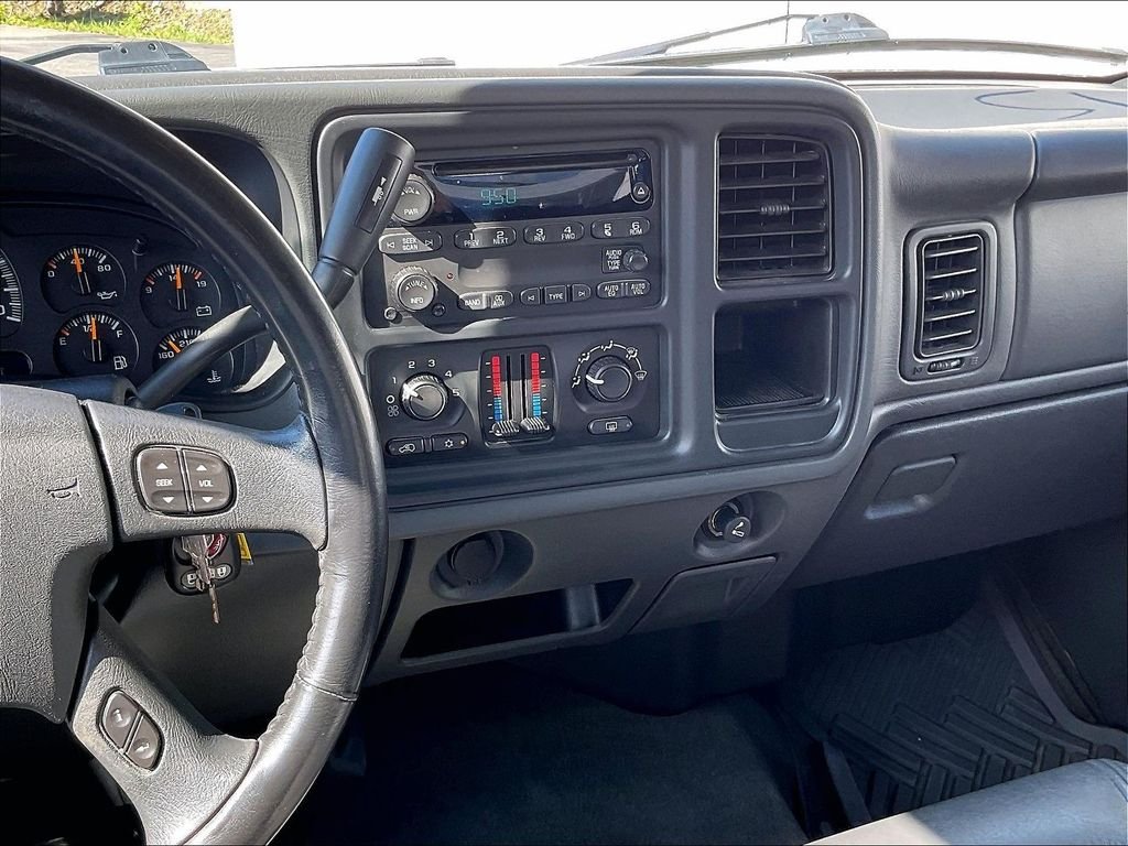 Used 2005 Silver Birch Metallic GMC SLE image 18