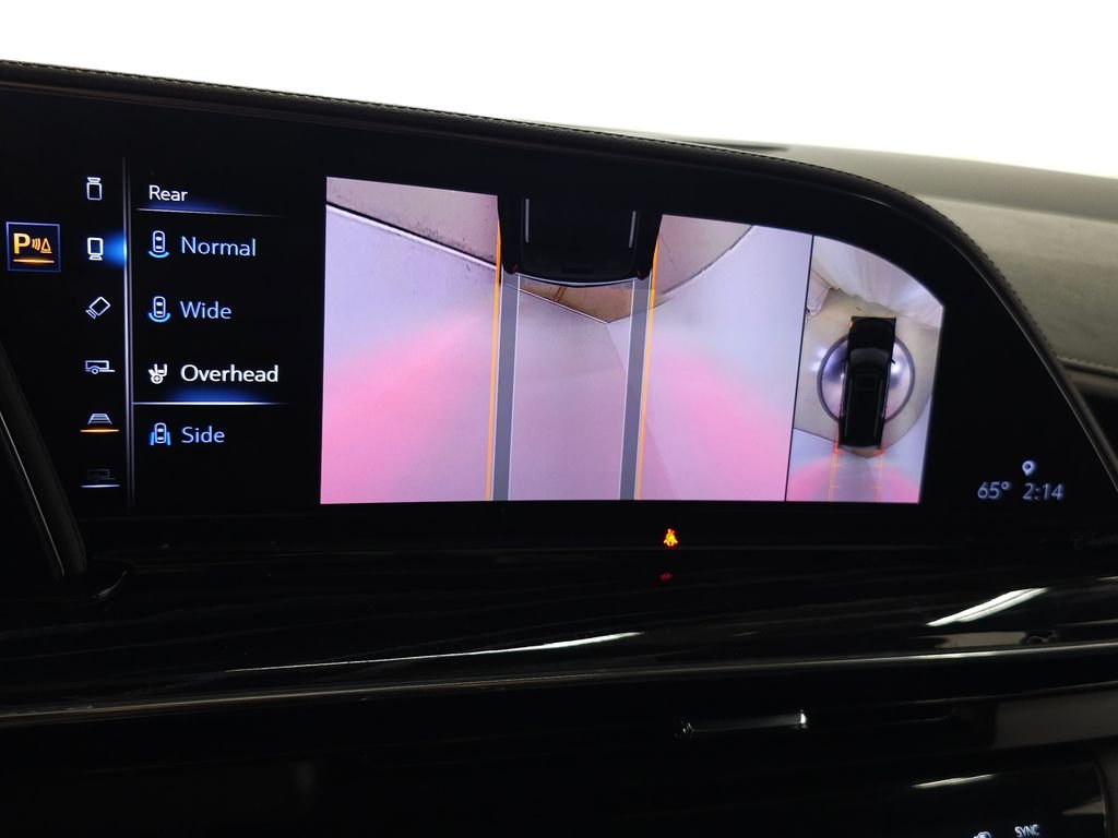 Used 2022 White Cadillac Sport image 34