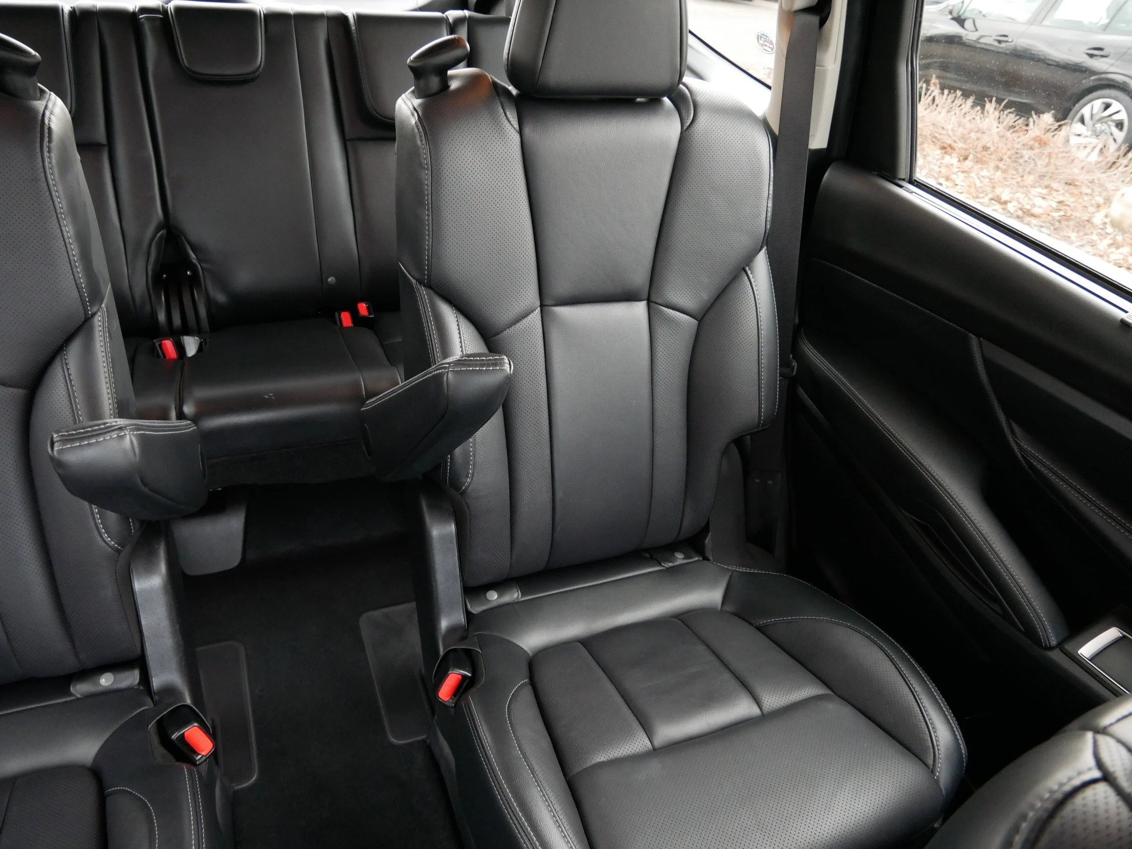 Used 2023 Crystal White Pearl Subaru Limited image 15