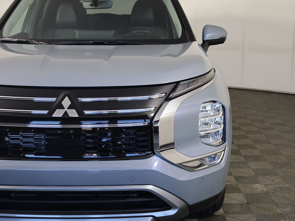 New 2026 Gray Mitsubishi SE image 14