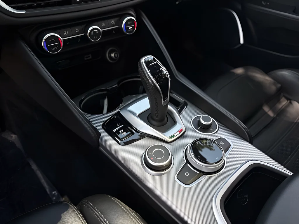 Used 2023 Blue Alfa Romeo Veloce image 10