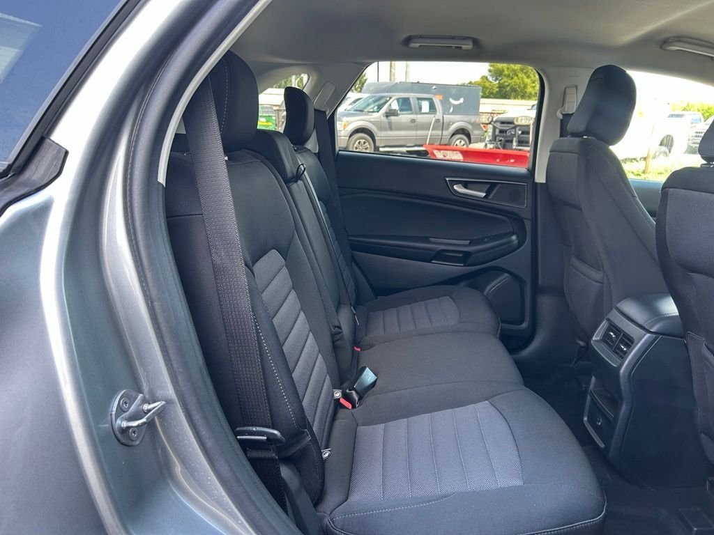 Used 2022 Silver Ford SE image 28