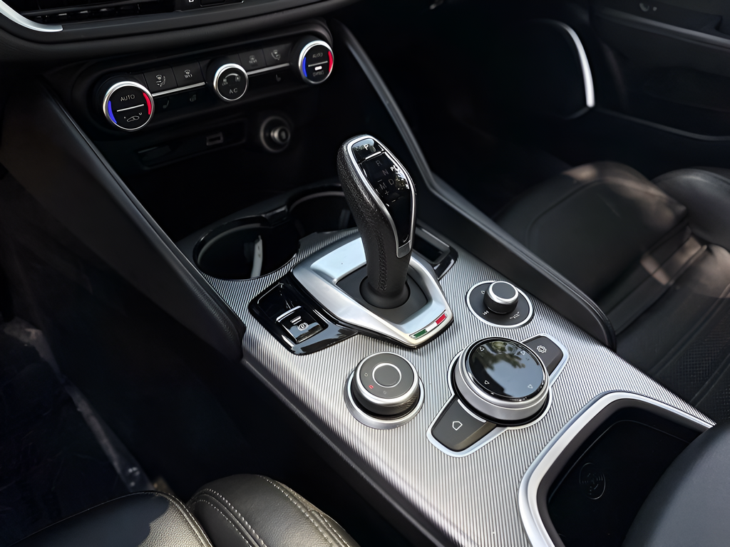 Used 2023 Blue Alfa Romeo Veloce image 10