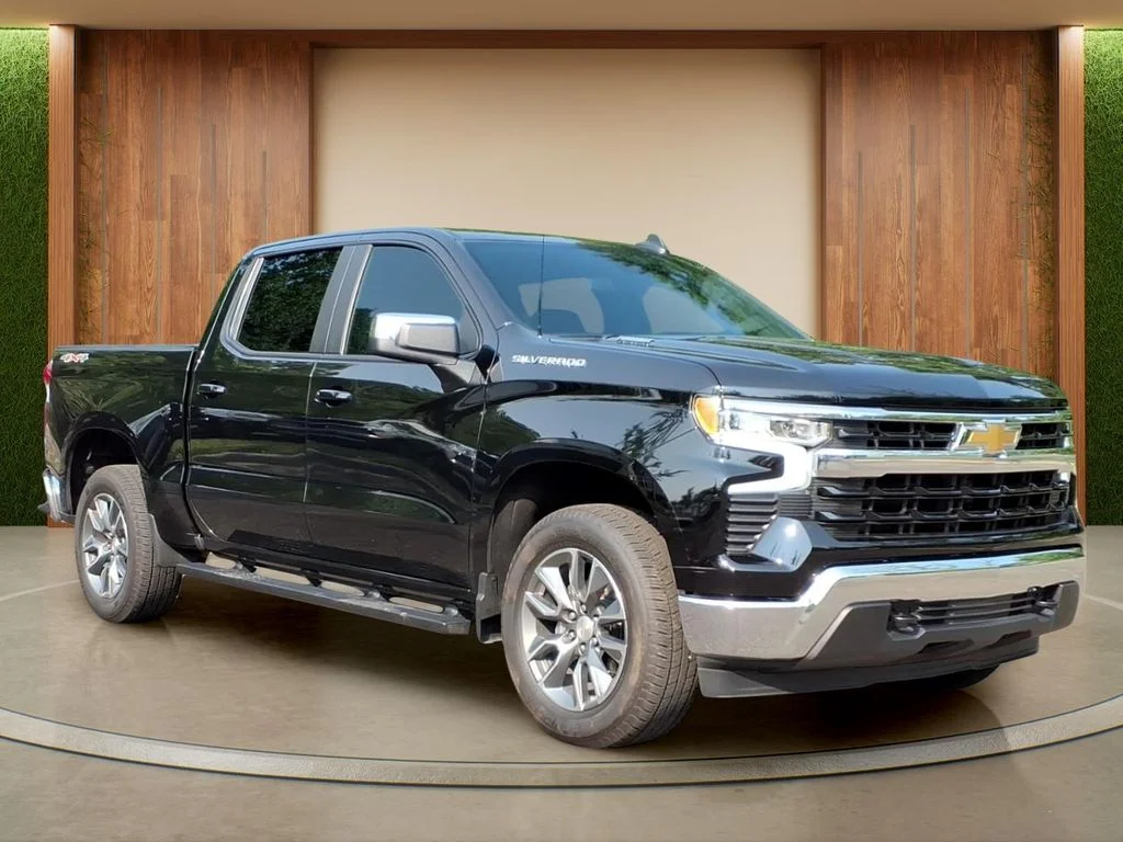 Used 2025 Black Chevrolet LT image 1