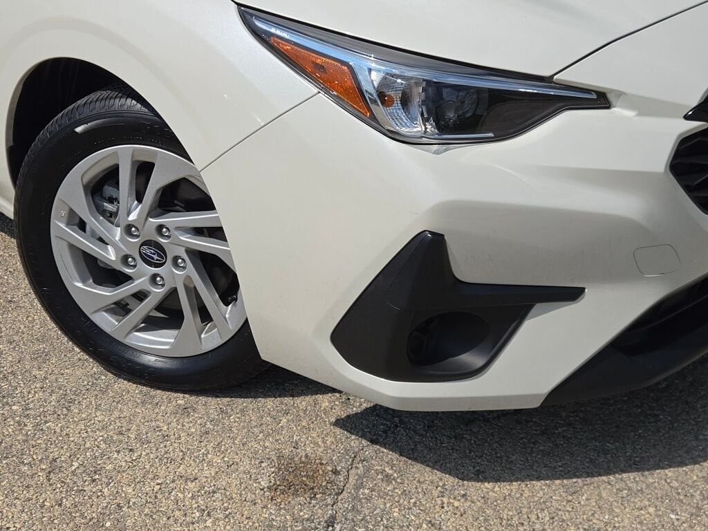 Used 2024 White Subaru Base image 4