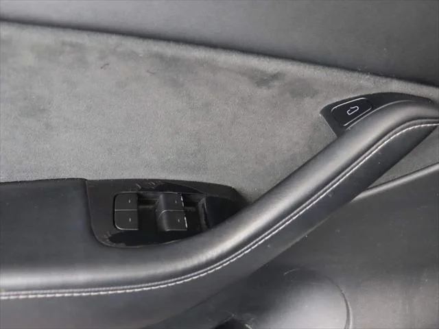 2021 Tesla Model Y Long Range - Photo 14