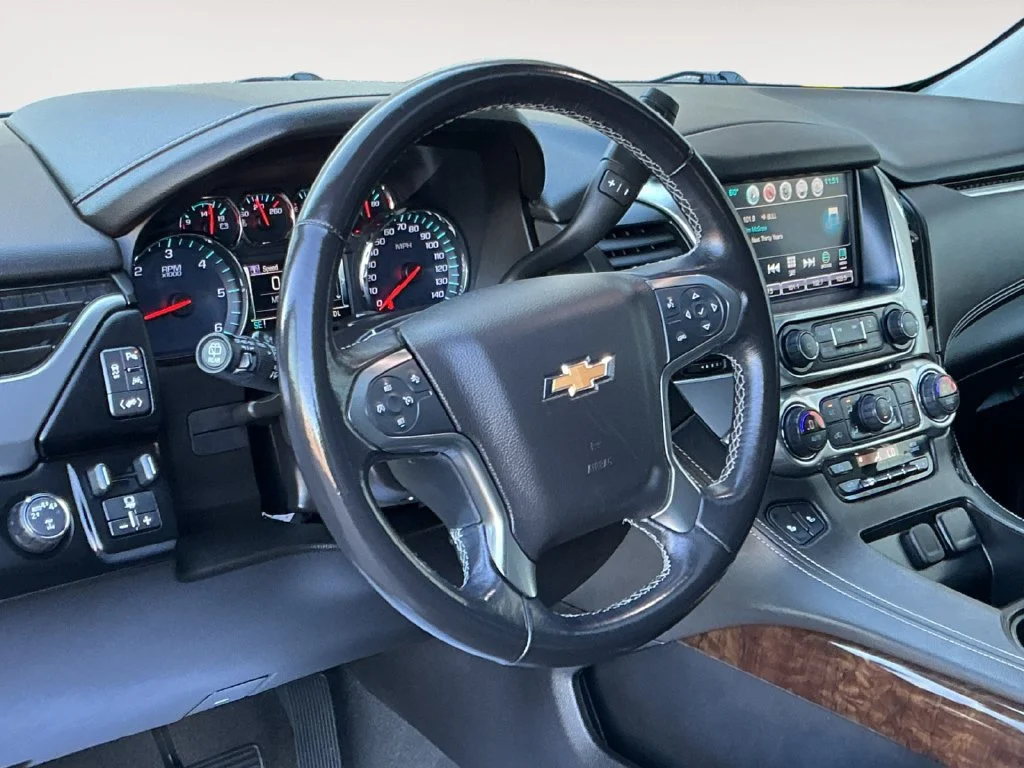 Used 2019 SHADOW GRAY METALLIC Chevrolet LT image 19
