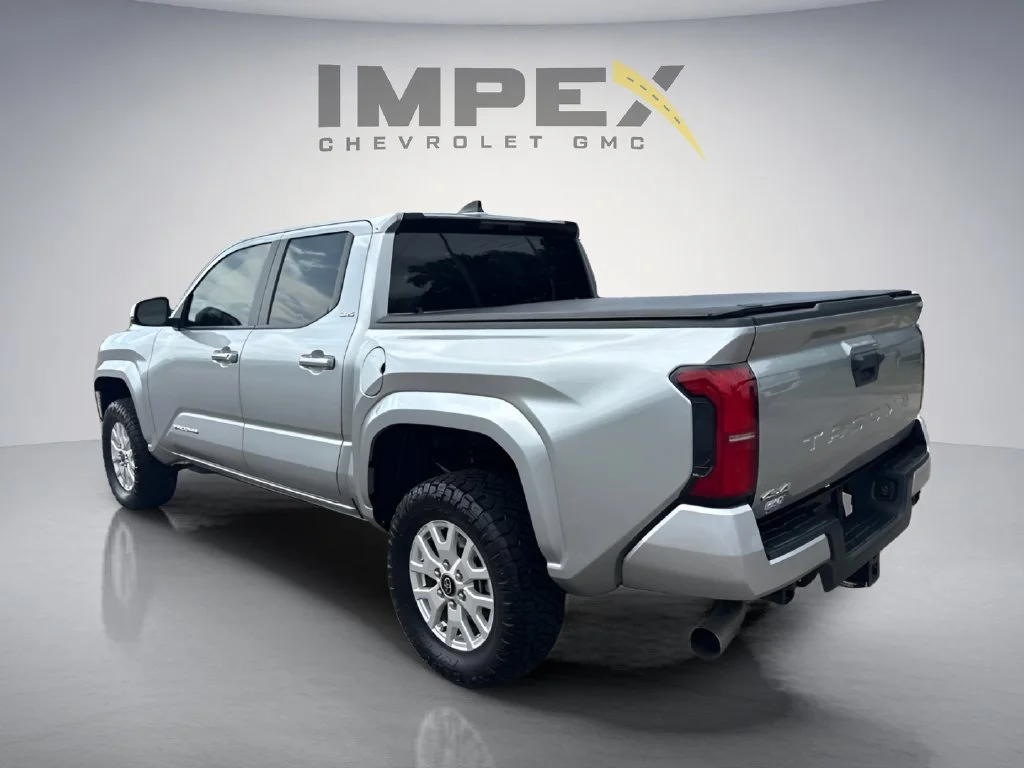 Used 2025  Toyota SR image 3