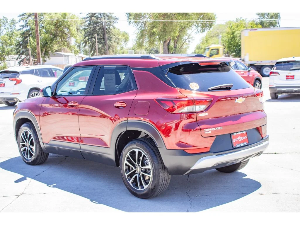 Used 2025 Crimson Metallic Chevrolet LT image 6