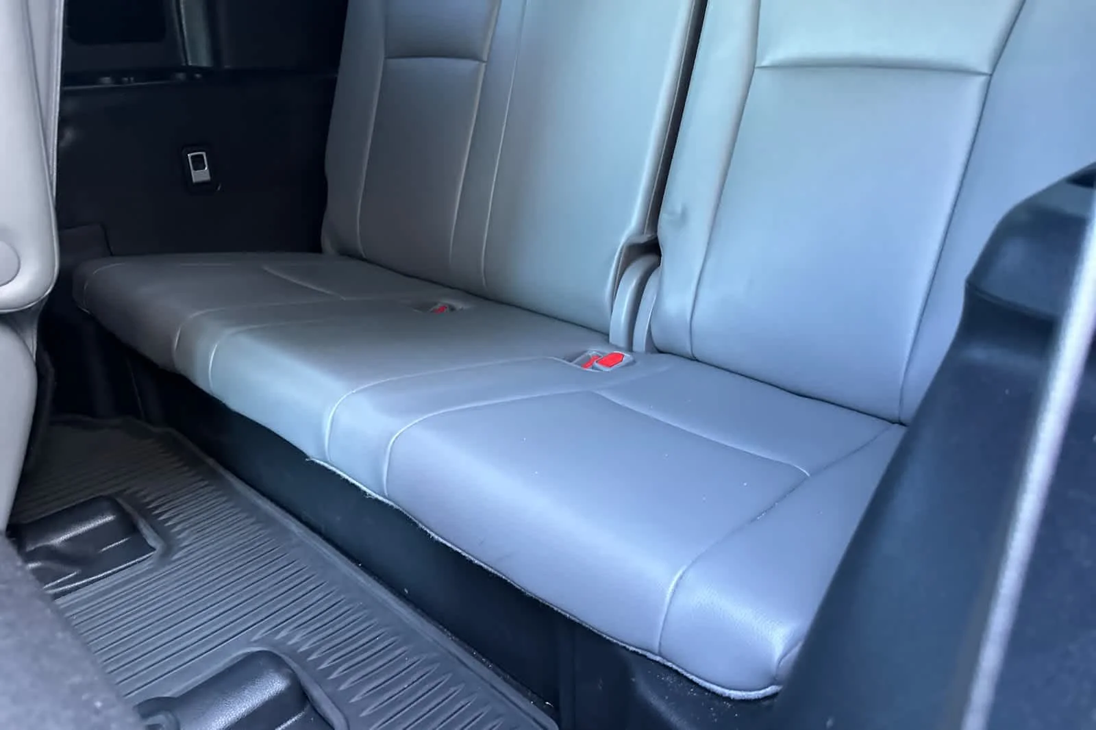 Used 2022 Moon Dust Toyota Hybrid XLE image 16