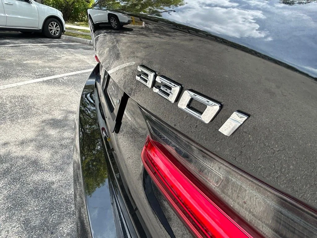 Used 2025 Black BMW 330i image 38