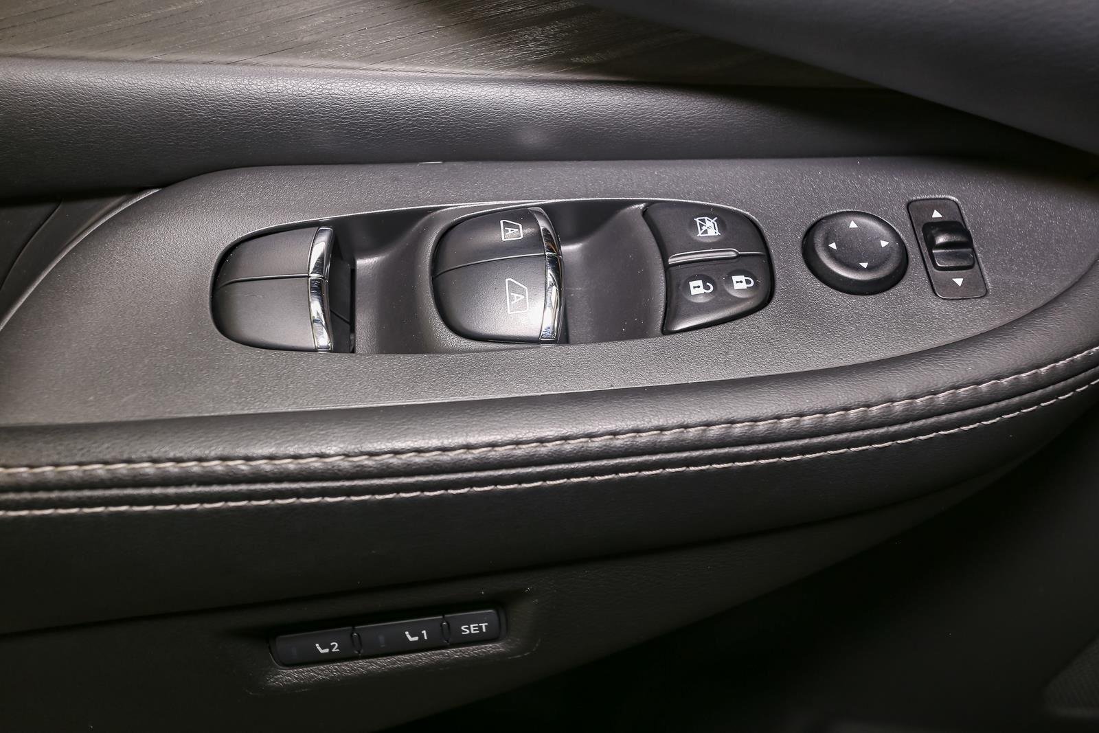 Used 2017 Pearl White Nissan SL image 44