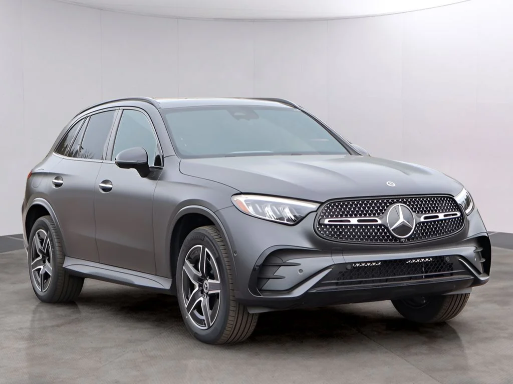 New 2026 MANUFAKTUR Graphite Gray Magno Mercedes-Benz GLC 300 image 3